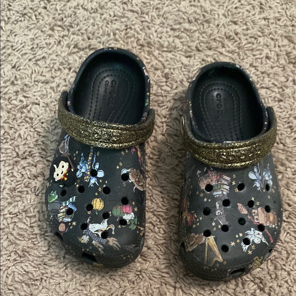 CROCS Harry Potter themed shoes - Picture 3 of 7